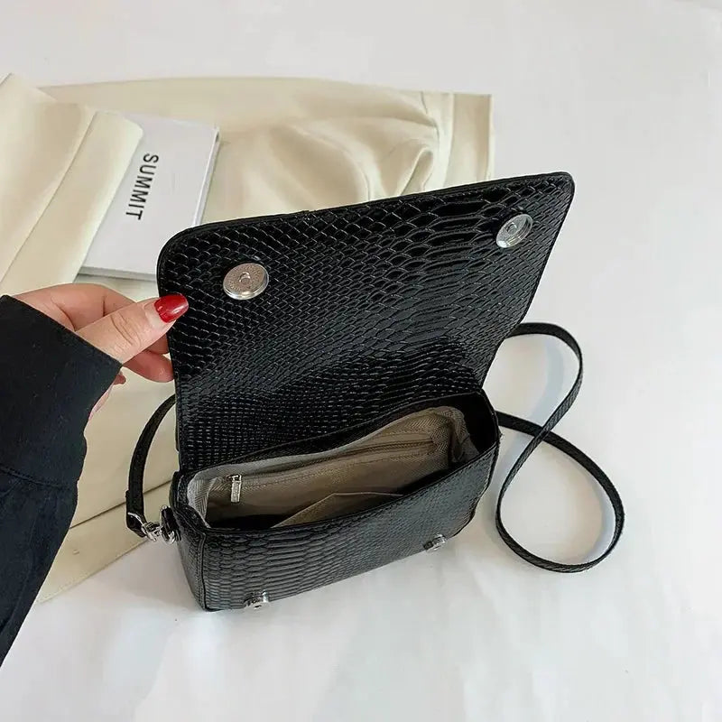 Shoulder Bag Tote 2025 Trend Lapel Jacket Women's Bag Purse Fashion Rivets Zipper Female Crossbody Bag Luxury Handbag